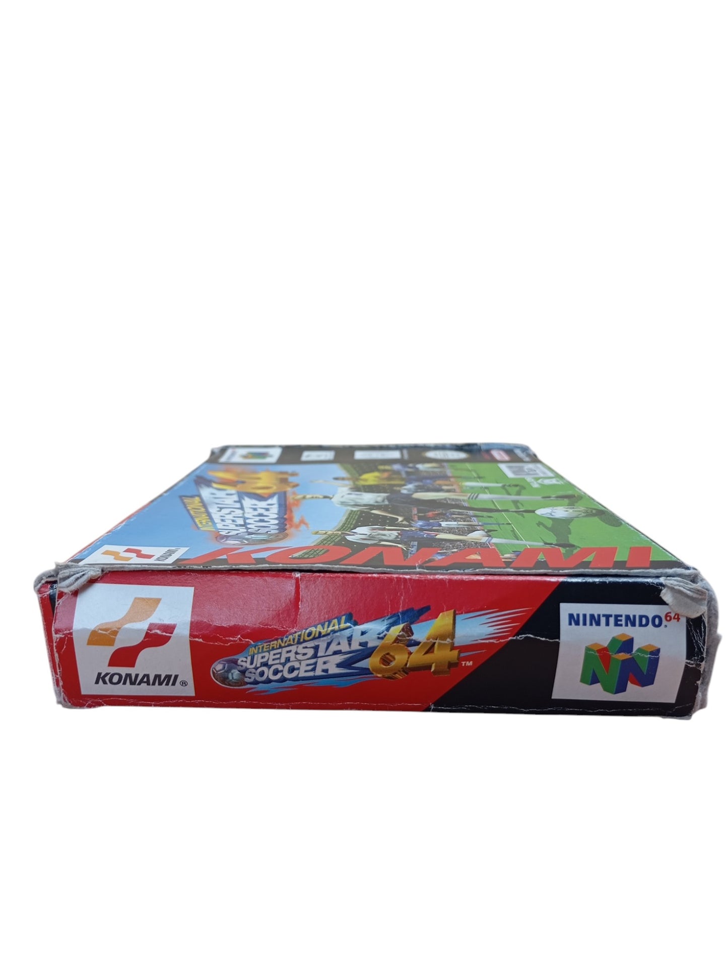 International Superstar Soccer 64 en boîte