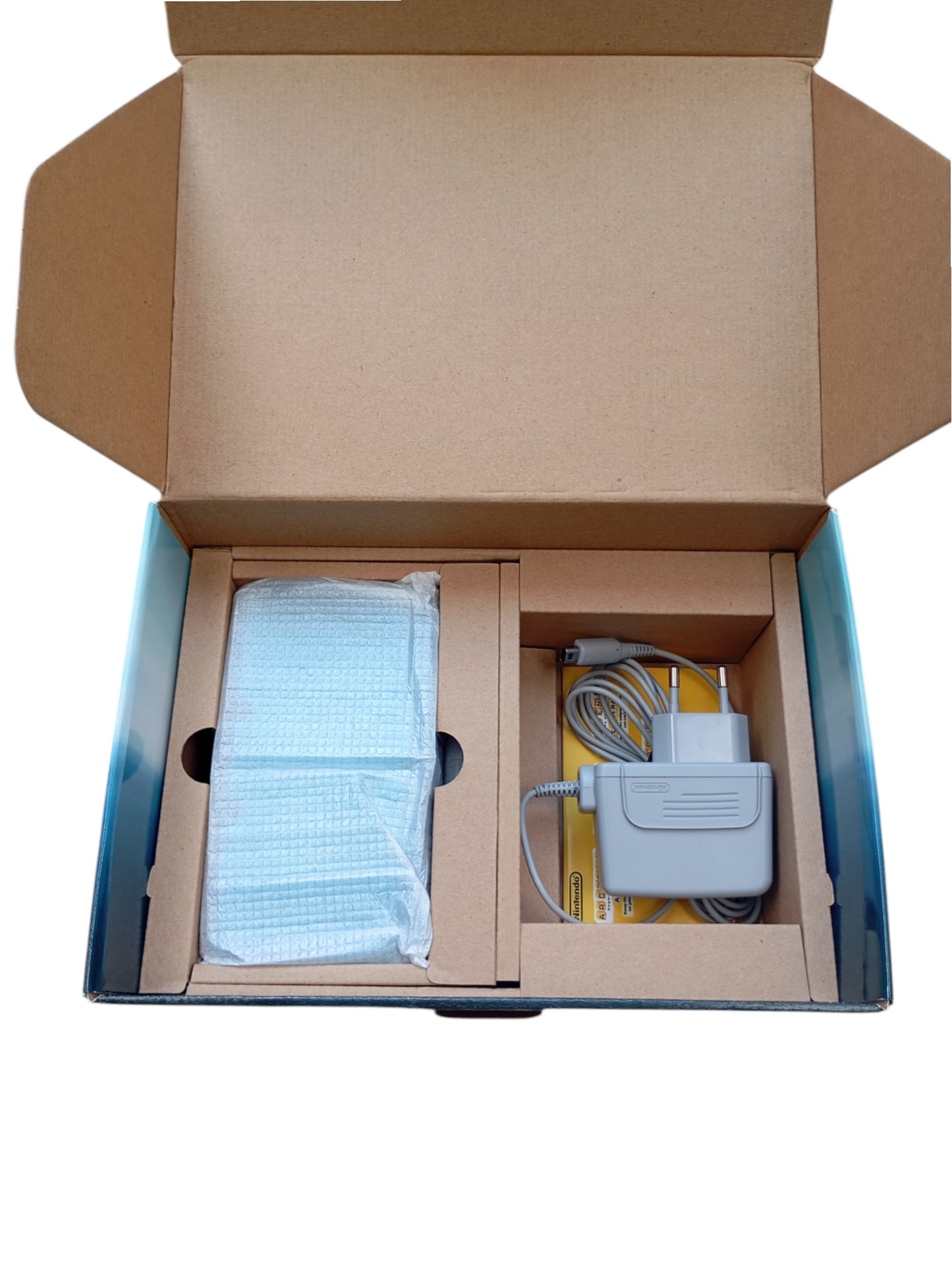 Console Nintendo 3DS en boîte