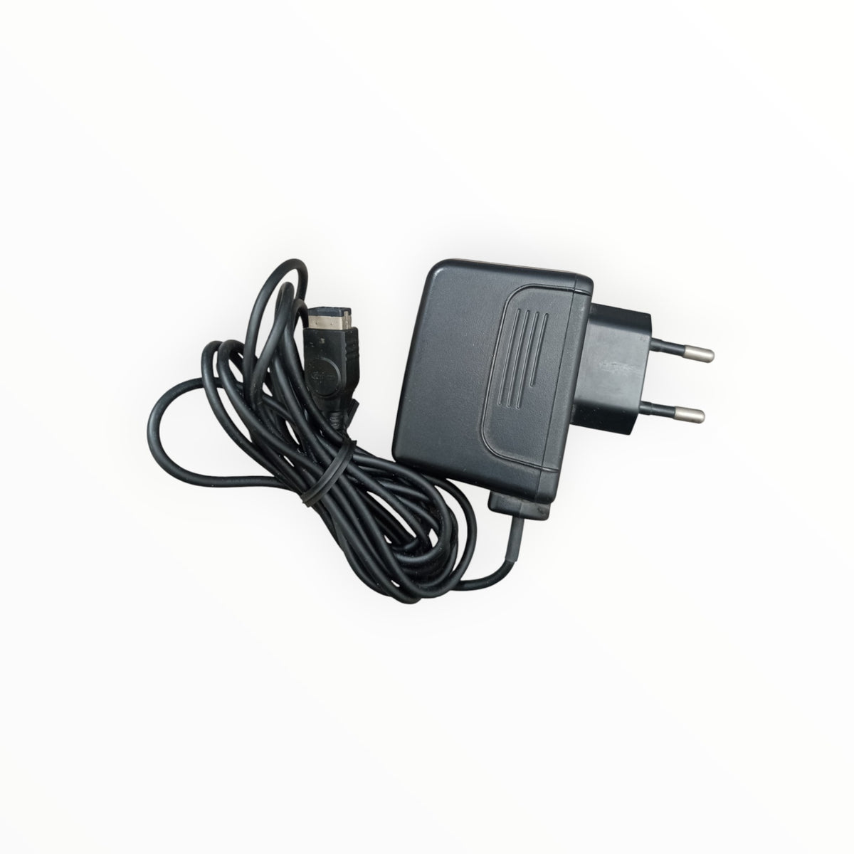 Boite GameBoy Advance édition rouge avec notice et chargeur