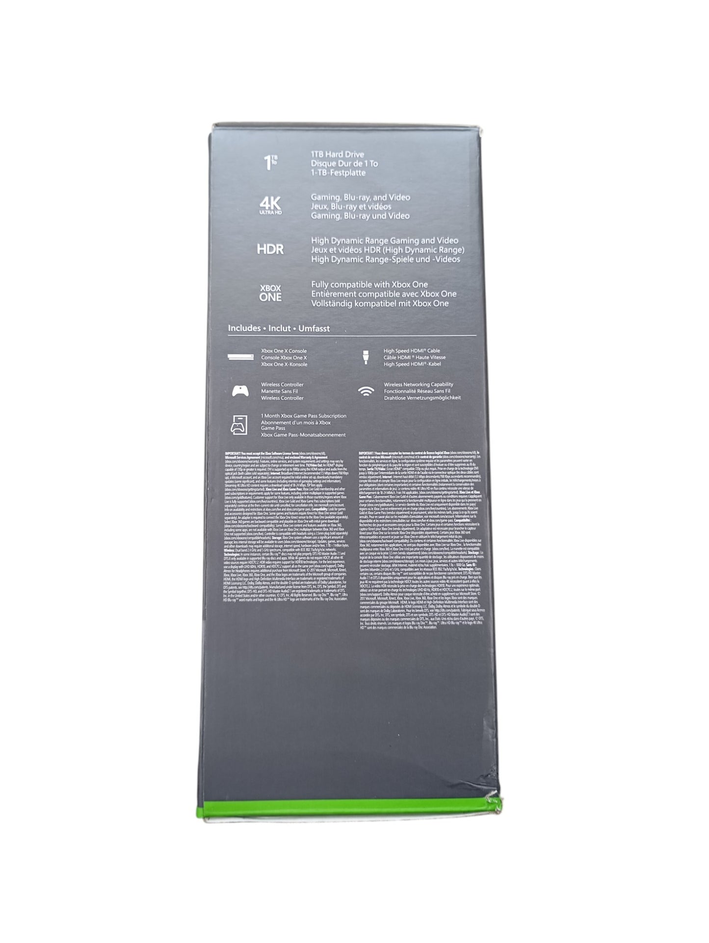 Console Xbox One X en boîte