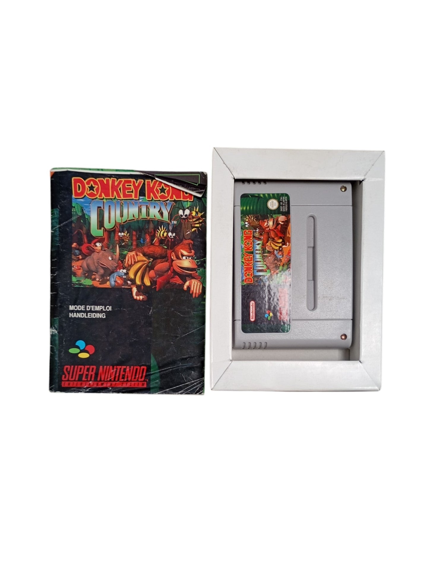 Donkey Kong Country en boîte (SNES)