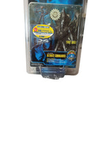 Figurine Alien Independence Day Ultimate Commander avec VHS en blister
