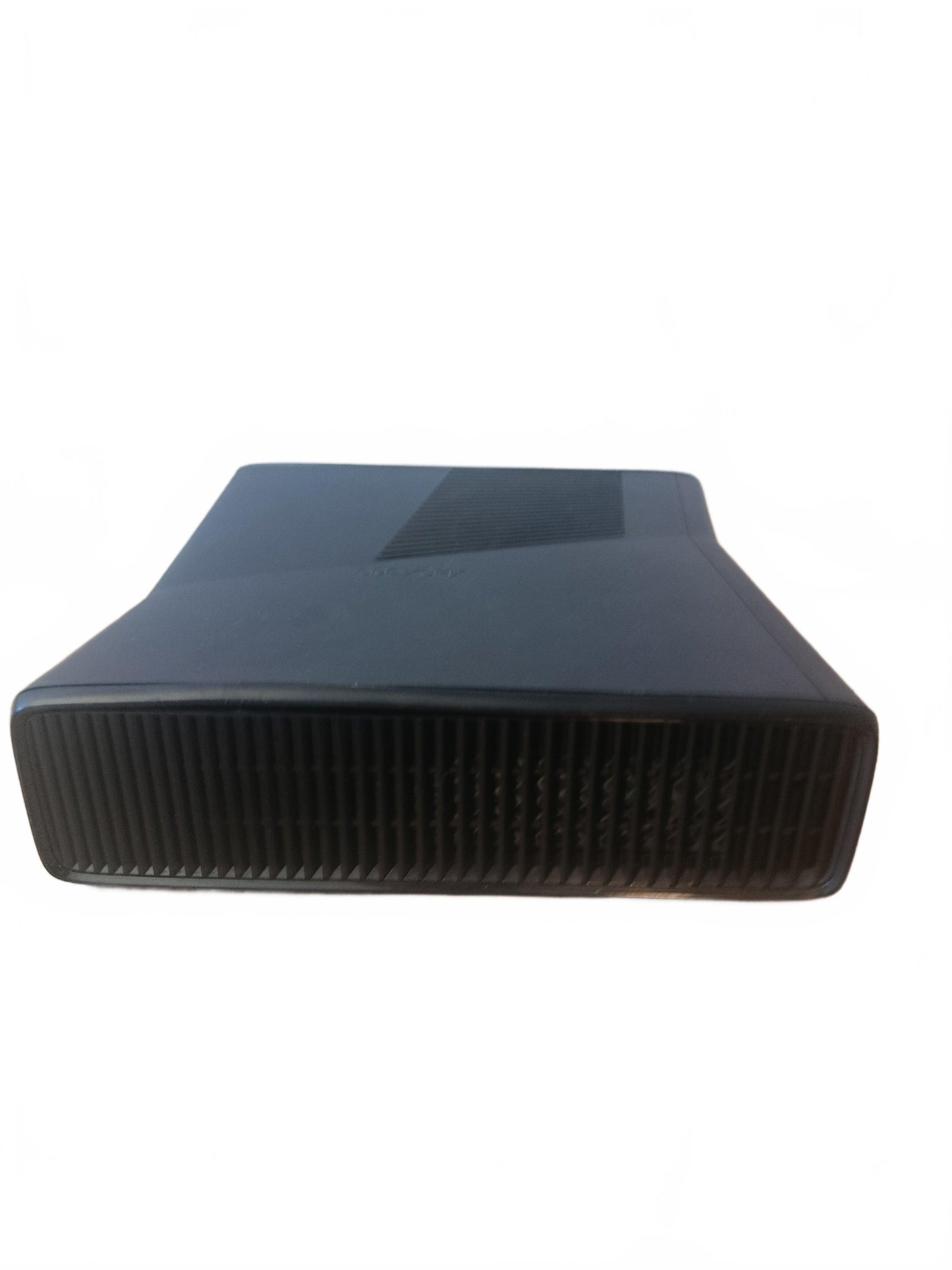 Console Xbox 360 sans disque dur avec manette et câbles