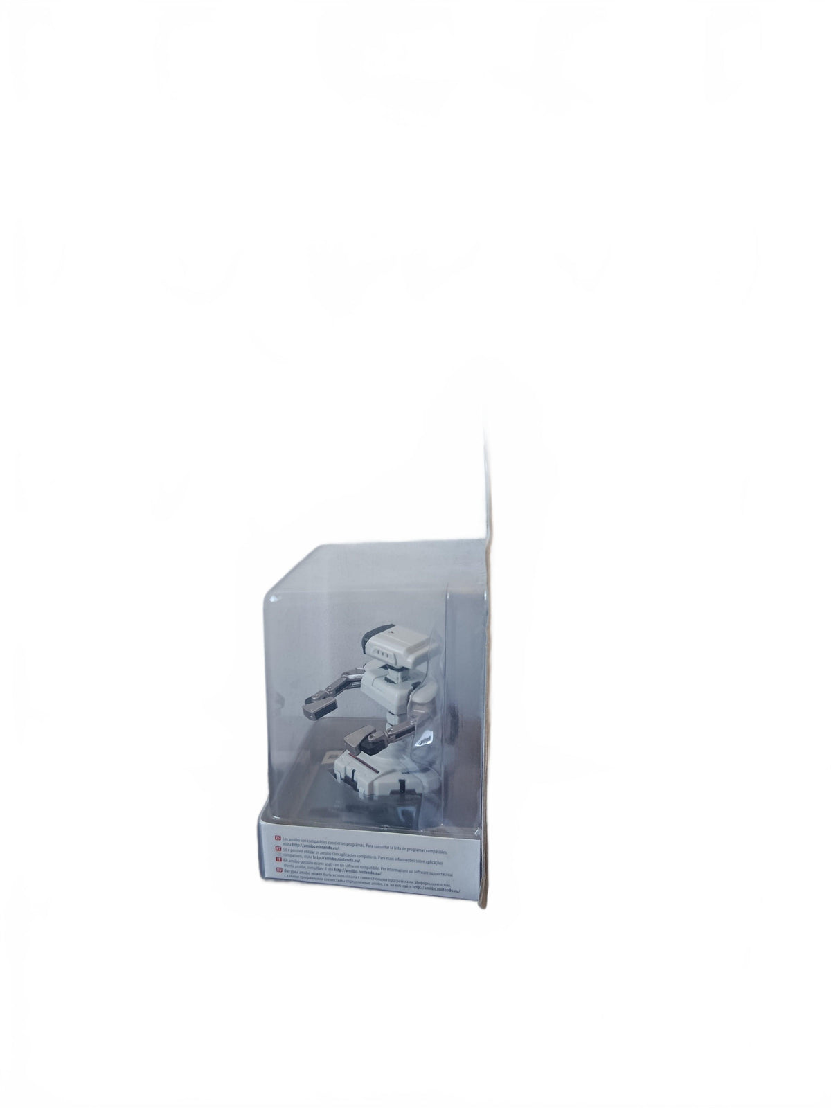 R.O.B. ; 46 ; Super Smash Bros. amiibo